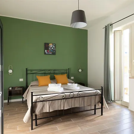 Meryli House Nápoles